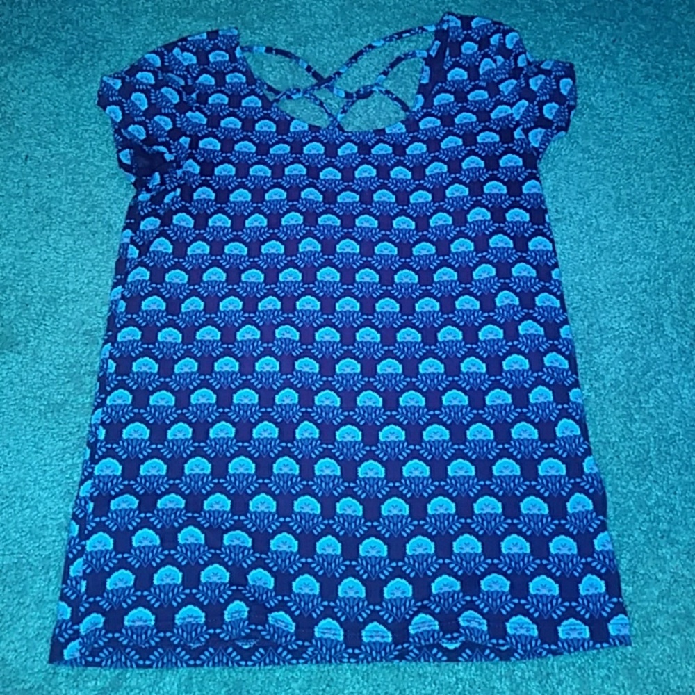 Shirt - Picture 2 of 4
